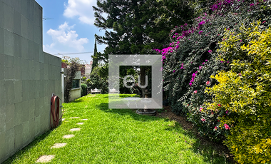 Casa en RENTA en las Águilas con gran jardín y espacios amplios