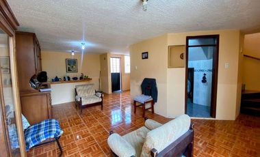 Casa en Venta /Mitad del Mundo