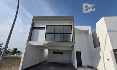 CASA EN VENTA EN LOMAS DEL DORADO EN BOCA DEL RÍO, VER.