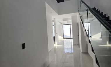 CASA EN VENTA EN LOMAS DEL DORADO EN BOCA DEL RÍO, VER.