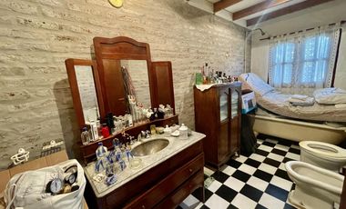 Casa con patio, quincho y pileta