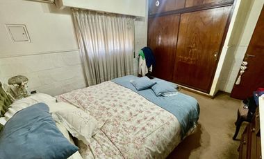 Casa con patio, quincho y pileta