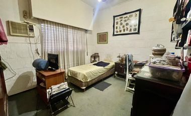 Casa con patio, quincho y pileta