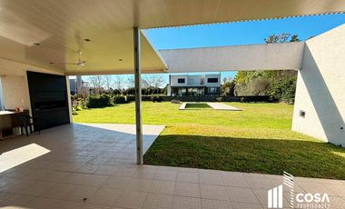 Venta Casa 4 dormitorios Kentucky Club de Campo Funes Santa Fe