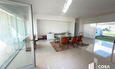 Venta Casa 4 dormitorios Kentucky Club de Campo Funes Santa Fe