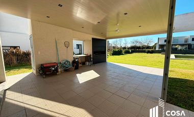 Venta Casa 4 dormitorios Kentucky Club de Campo Funes Santa Fe