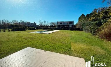 Venta Casa 4 dormitorios Kentucky Club de Campo Funes Santa Fe