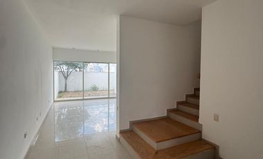 CASA EN RENTA EN LAS MONTAÑAS