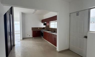 CASA EN RENTA EN LAS MONTAÑAS