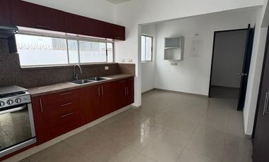 CASA EN RENTA EN LAS MONTAÑAS