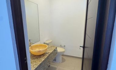 CASA EN RENTA EN LAS MONTAÑAS