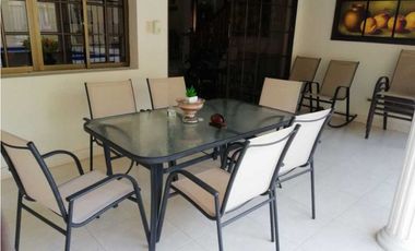 Vendo hermosa casa con piscina en Riascos