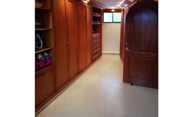 Vendo hermosa casa con piscina en Riascos