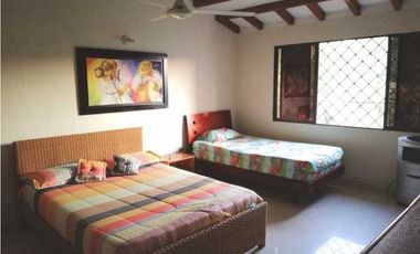 Vendo hermosa casa con piscina en Riascos