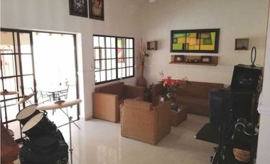 Vendo hermosa casa con piscina en Riascos