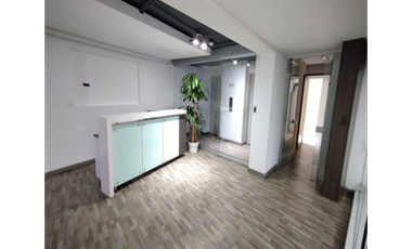 Oficina Corporativa de 380 m² en Arriendo – Chapinero