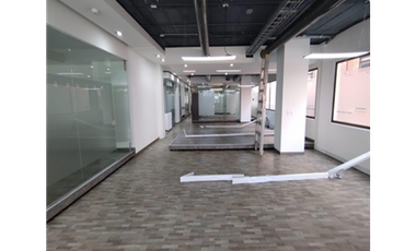 Oficina Corporativa de 380 m² en Arriendo – Chapinero