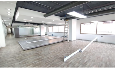 Oficina Corporativa de 380 m² en Arriendo – Chapinero