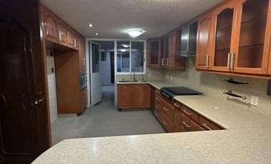 Espaciosa casa en VENTA en Satélite
