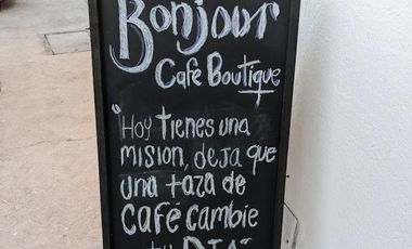 Se Vende local comercial con cafetería en funcionamiento