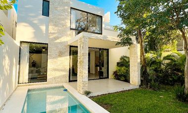 Casa en venta en Playa del Carmen a 8 min de la playa | Alberca y gym