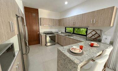 Casa en venta en Playa del Carmen a 8 min de la playa | Alberca y gym