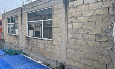 Propiedad con uso comercial Cerca del Templo Acatitlan