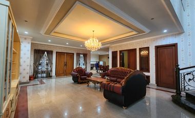 Rumah mewah dilokasi premium selangkah dari Mall Panakukang Makassar