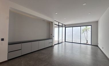 CASA EN VENTA EN FRACCIONAMIENTO ALTOZANO