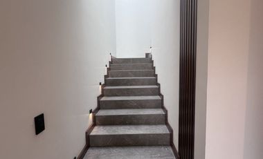 CASA EN VENTA EN FRACCIONAMIENTO ALTOZANO