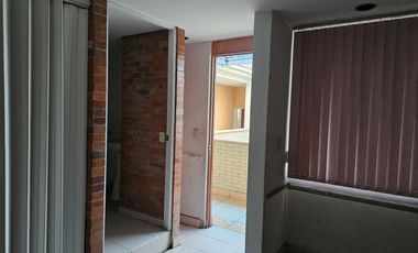 VENTA EDIFICIO o ESCUELA DE 4 NIVELES 1,232m2  todo en regla