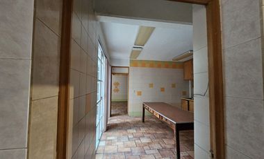 VENTA EDIFICIO o ESCUELA DE 4 NIVELES 1,232m2  todo en regla