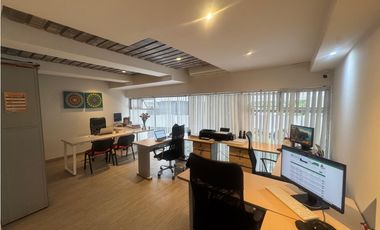 SE VENDE LOCAL COMERCIAL CON OFICINA SECTOR CIRCUNVALAR