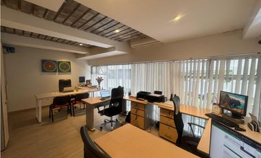 SE VENDE LOCAL COMERCIAL CON OFICINA SECTOR CIRCUNVALAR