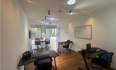 SE VENDE LOCAL COMERCIAL CON OFICINA SECTOR CIRCUNVALAR