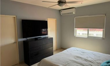 VENDO CADA EN QUINTAS DE VERSALLES