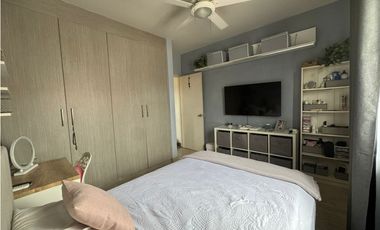 VENDO CADA EN QUINTAS DE VERSALLES