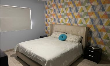 VENDO CADA EN QUINTAS DE VERSALLES