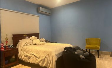 VENTA DE CASA EN URBANIZACIÓN LA LOMA - 6956RC