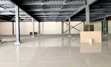 ALQUILER LOCAL 1000M2 EN LA 24 DICIEMBRE PLAZA COMERCIAL