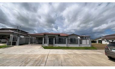 VENTA Y ALQUILER DE CASA EN LA FONTANA. 5  RECAMARA  CERCADA