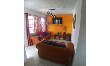 VENTA DE CASA EN ALGARROBOS  3 RECAMARAS CERCADA