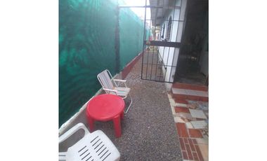 VENTA DE CASA EN ALGARROBOS  3 RECAMARAS CERCADA