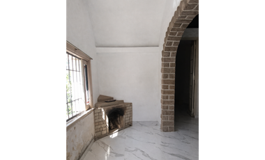 CHALET DE ESTILO EN LA PERLA A METROS DE LA PLAYA