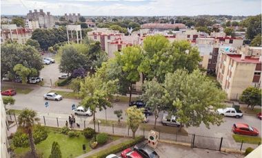 VENTA DEPTO. 3 AMB. C/ ESP. DE COCHERA. BARRIO LAS LILAS