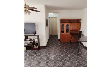 VENTA DEPTO. 3 AMB. C/ ESP. DE COCHERA. BARRIO LAS LILAS