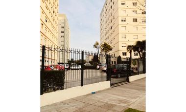 VENTA DEPTO. 3 AMB. C/ ESP. DE COCHERA. BARRIO LAS LILAS