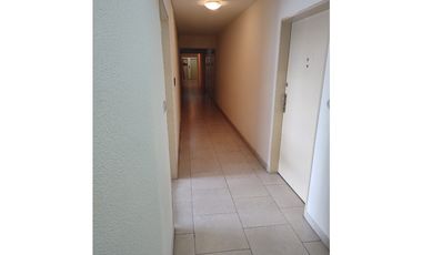 VENTA DEPTO. 3 AMB. C/ ESP. DE COCHERA. BARRIO LAS LILAS