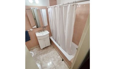 VENTA DEPTO. 3 AMB. C/ ESP. DE COCHERA. BARRIO LAS LILAS