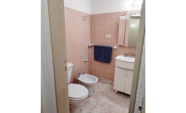 VENTA DEPTO. 3 AMB. C/ ESP. DE COCHERA. BARRIO LAS LILAS